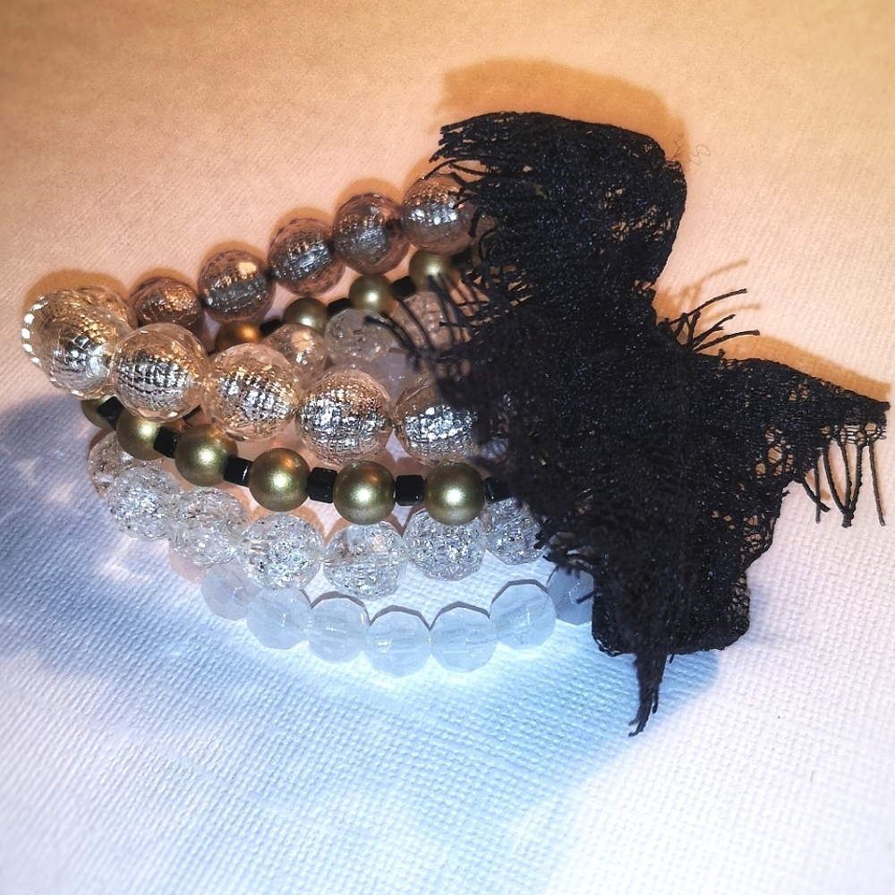 Beaded stacking bracelet with bow 🧱🔥